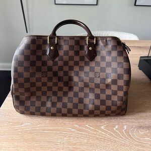 Louis Vuitton Speedy 35